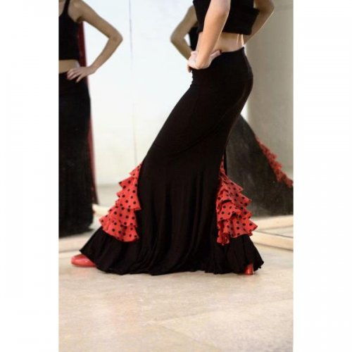 falda de ensayo con vuelo  Faldas flamencas, Faldas, Vestidos elegantes